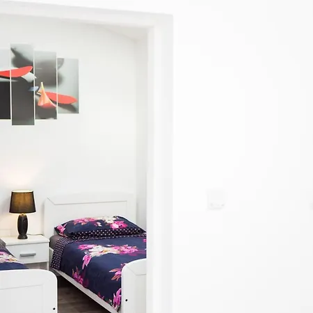 App Sara Apartment *