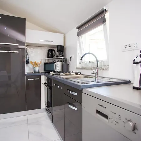 App Sara Apartman Kanfanar