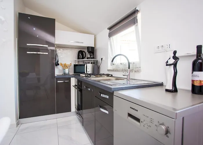 App Sara アパート カンファナル